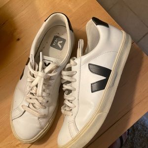 Nice Vera leather white sneakers. Reposhing, just ready for different 😀